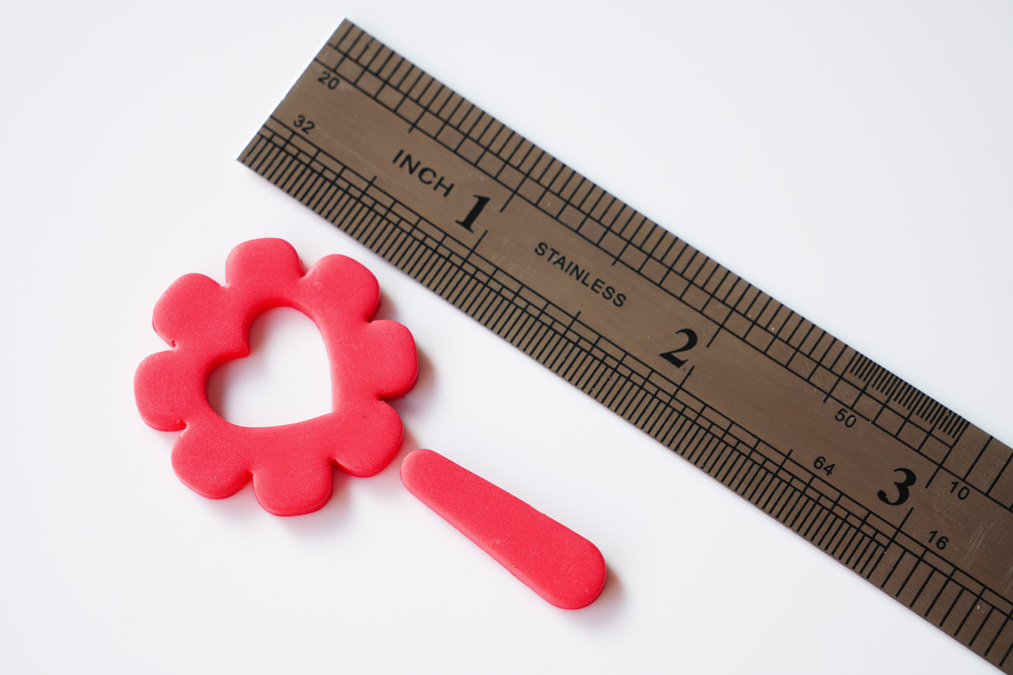 Blossoming Love Cutter Set – Daisy with Heart Cutout & Petal Dangle