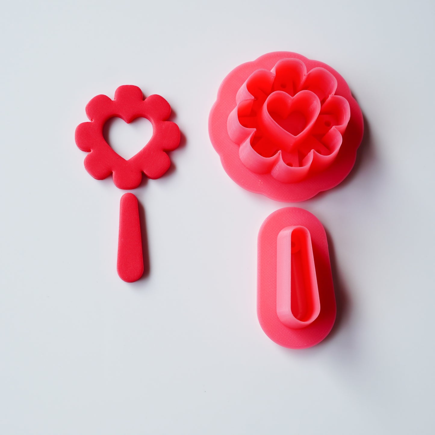 Blossoming Love Cutter Set – Daisy with Heart Cutout & Petal Dangle