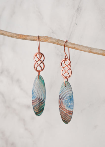 Boho Copper Infinity Earrings – Agate-Inspired Clay Design